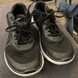 Women’s Champion Memory Foam tennis shoes size 8